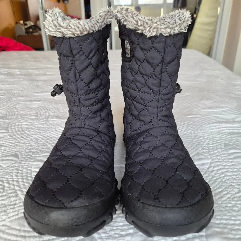 VGUC BOGS B Moc Quilted Puff Boots Women 7 Black